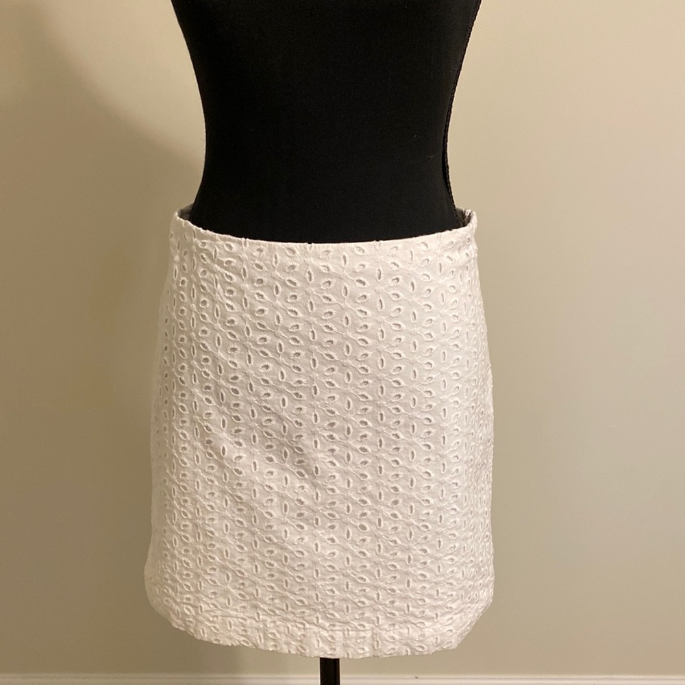 Vineyard vines white embroidered skirt
